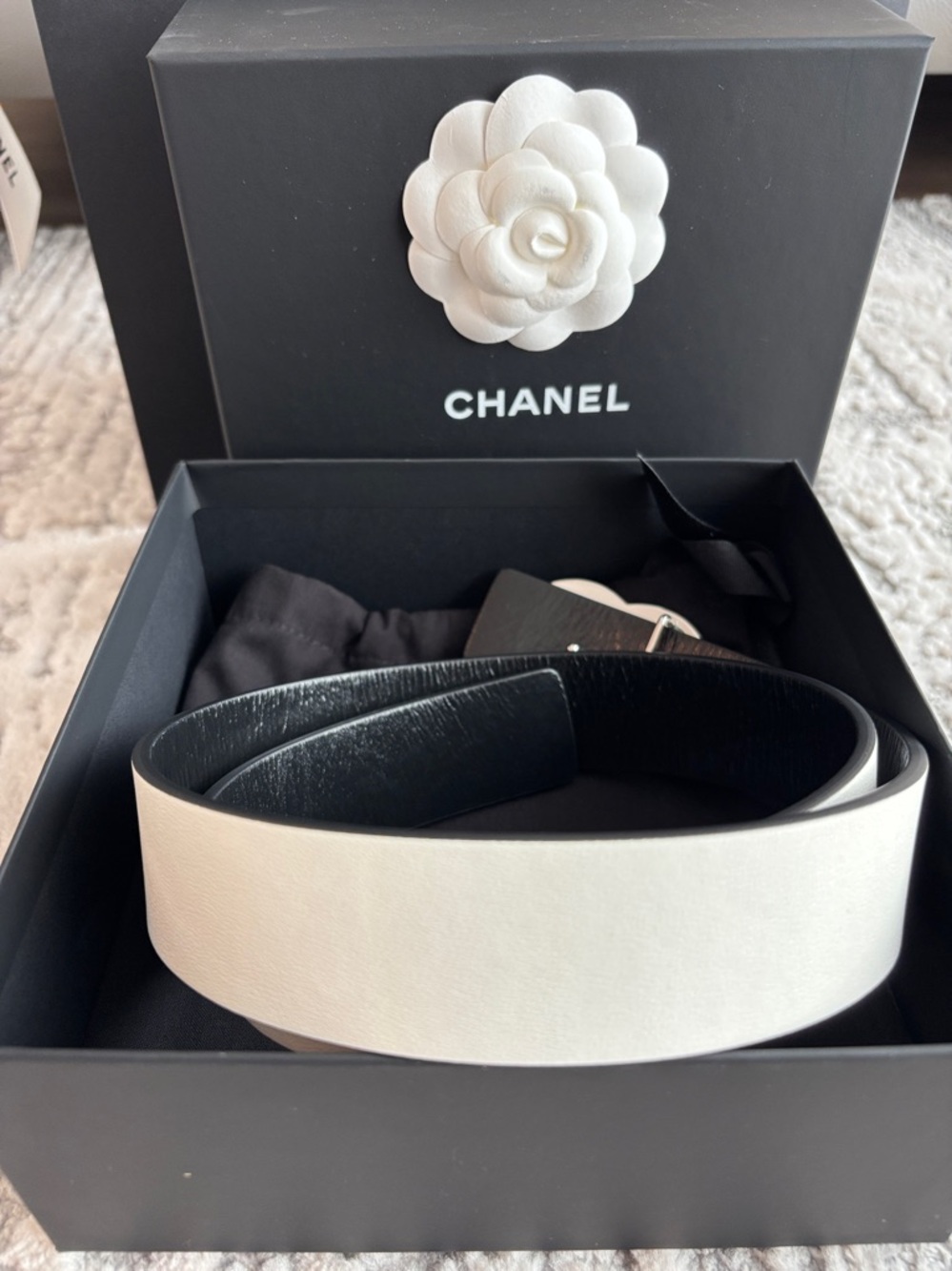 Authentic Chanel Leather Woman Belt, V/White size 80 - Picture 5 of 6